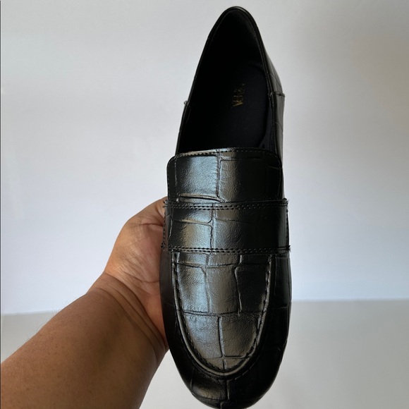Zara Women’s Croc-Embossed Black Loafers - Picture 17 of 17